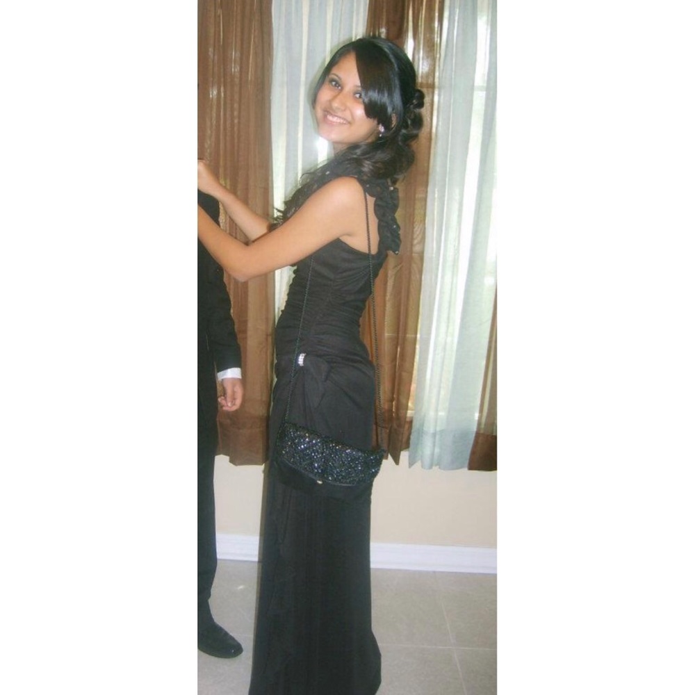 Black prom dress